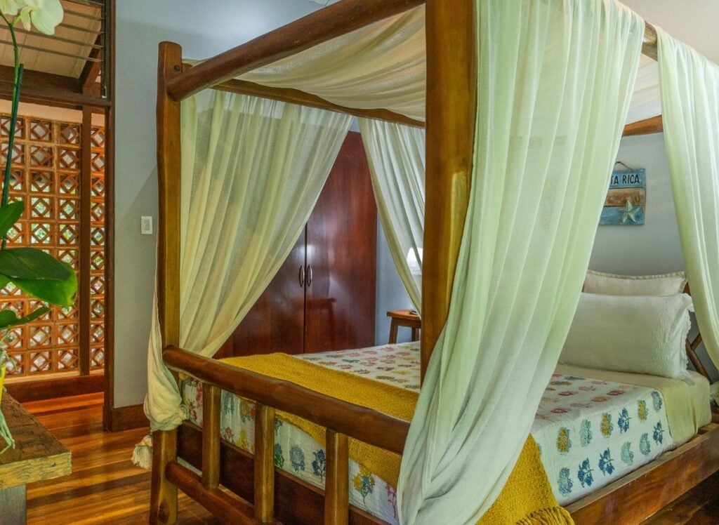 4 Villas en venta cerca de la playa – Vistas parciales al océano 58 53