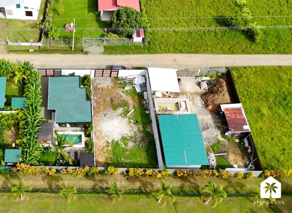 Lote en Venta con Electricidad, Agua y Cercado 13 2