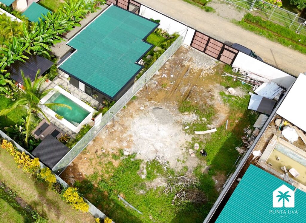 Lote en Venta con Electricidad, Agua y Cercado 5 5