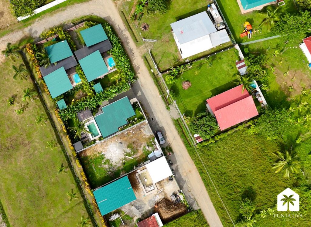 Lote en Venta con Electricidad, Agua y Cercado 10 7