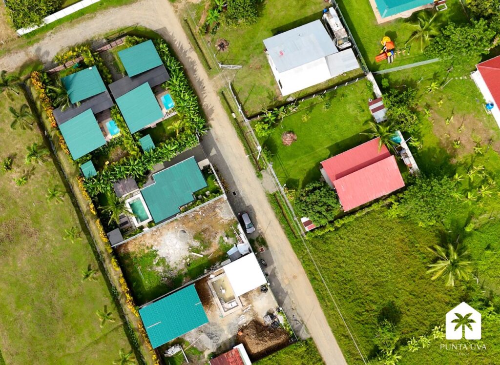 Lote en Venta con Electricidad, Agua y Cercado 2 9