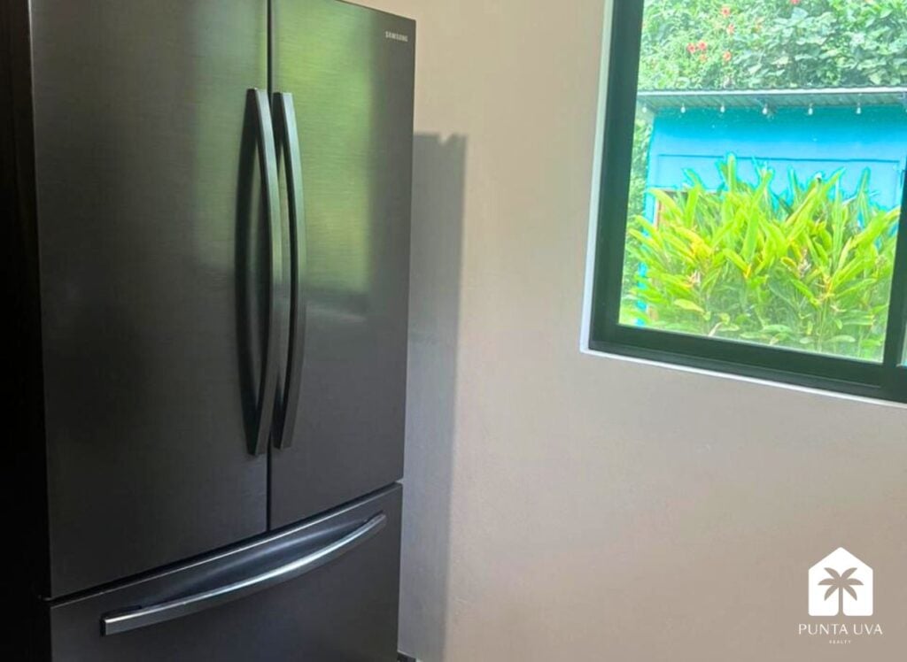 Villa con Piscina y Gran Terreno A 10 Minutos de la Playa Cahuita 35 2