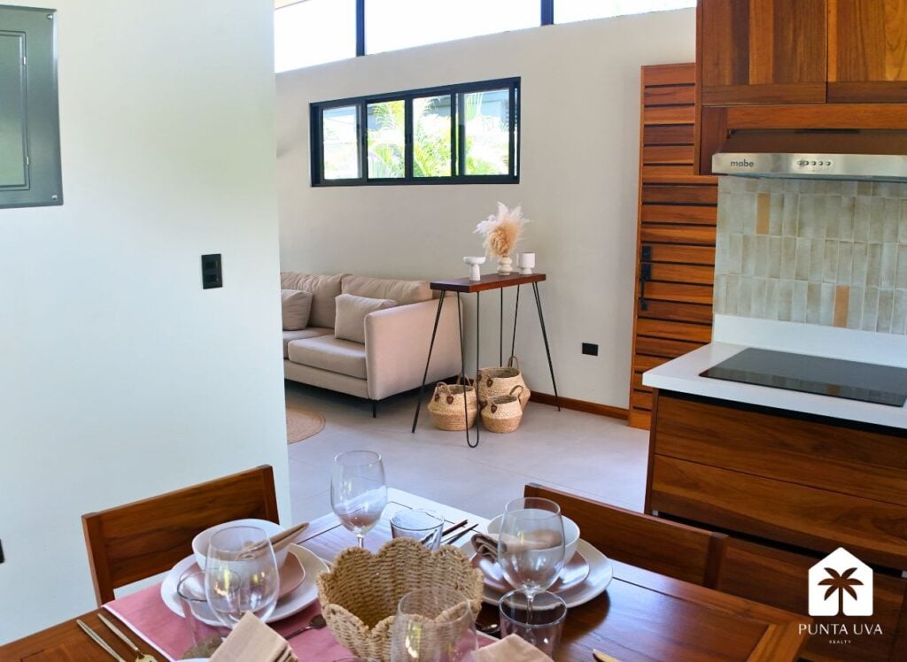 Casa Nueva de Concreto de 2 Hab. / 2 Baños con Piscina 2026 10 14