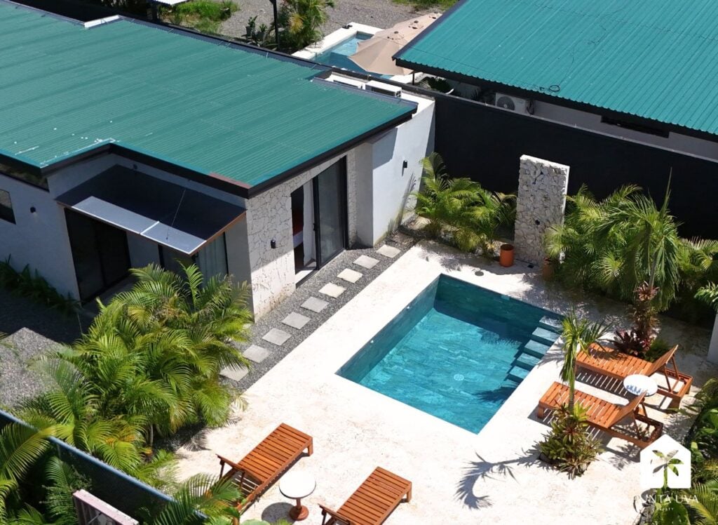 Casa Nueva de Concreto de 2 Hab. / 2 Baños con Piscina 2026 28 27