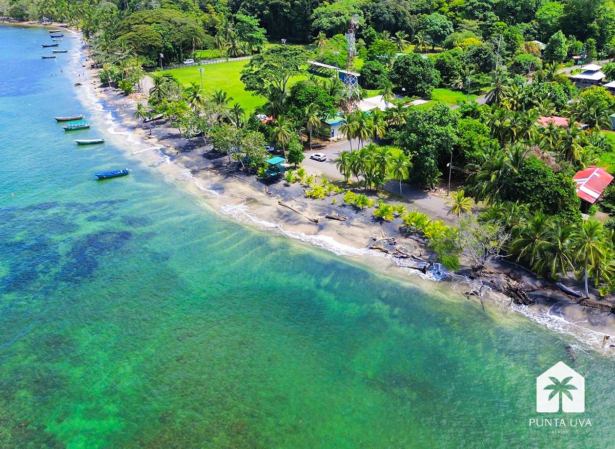 Living the Pura Vida Lifestyle: How Buying a Home in Costa Rica Can Change Your Life 1 Living the Pura Vida Lifestyle