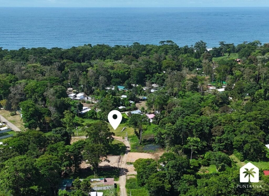 Lot with Well & Electricity for Sale 0.53 miles to Beach 12 1