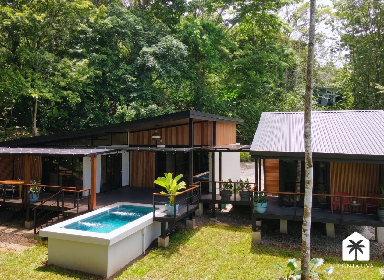 House for sale in Playa Chiquita, Limón